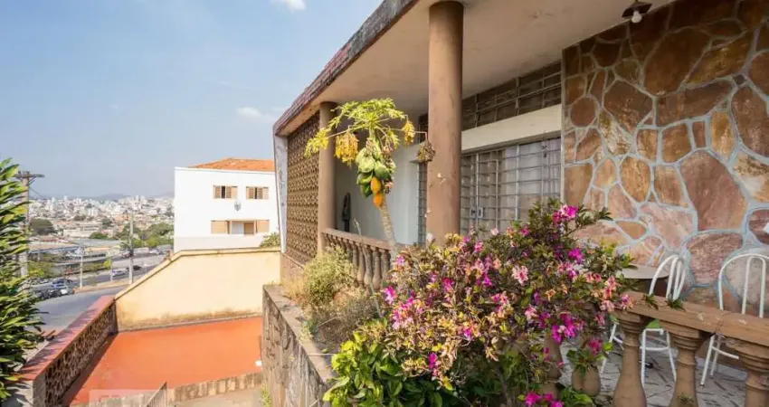 Casa para Venda - Nova Cachoeirinha, 3 Quartos, 360 m² - Belo Horizonte