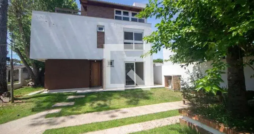 Casa com 3 quartos à venda na Rua dos Guenoas, Guarujá, Porto Alegre