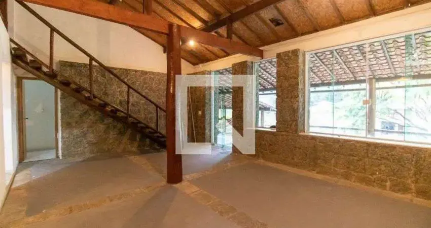 Casa / sobrado em condomínio para venda - itaipu, 5 quartos, 250 m² - niterói