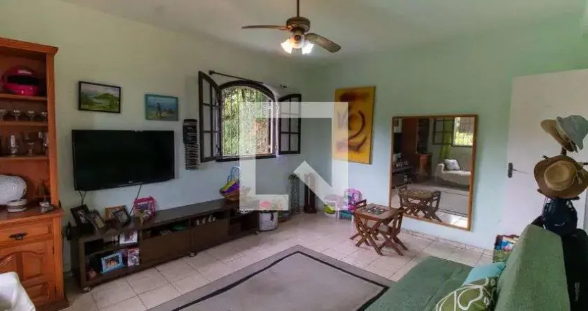 Casa com 3 quartos à venda na Estrada Washington Luís, Badu, Niterói