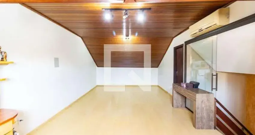 Casa com 3 quartos à venda na Rua Doutor João E. F. da Costa, Cavalhada, Porto Alegre