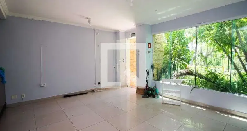 Casa com 3 quartos à venda na Rua Heitor Kramer, Guarujá, Porto Alegre