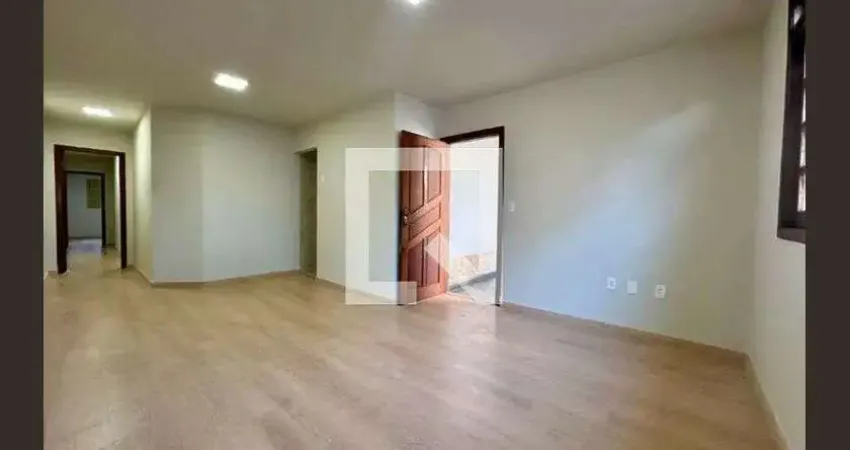 Casa com 4 quartos à venda na Rua Castelo Santarém, Castelo, Belo Horizonte