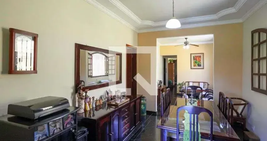 Casa com 3 quartos à venda na Rua Atalaia, Serrano, Belo Horizonte