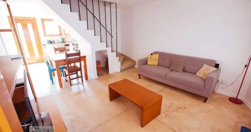 Casa com 2 quartos à venda na Rua Putumuju, Vila Madalena, São Paulo