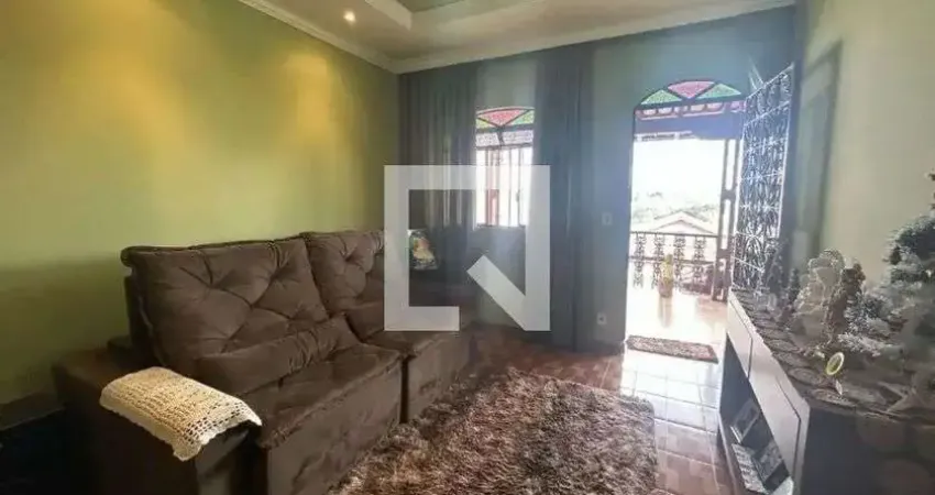 Casa com 3 quartos à venda na Rua Alvarenga Peixoto, Nacional, Contagem