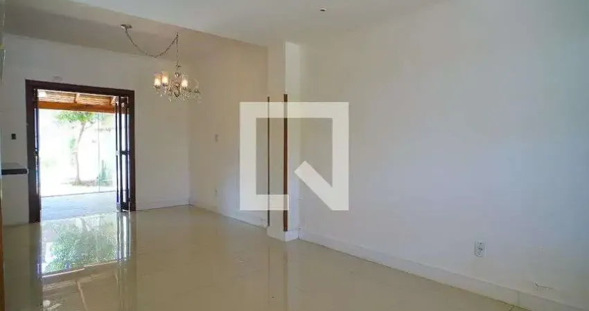 Casa com 3 quartos à venda na Rua Sebastião Wolf, Nonoai, Porto Alegre