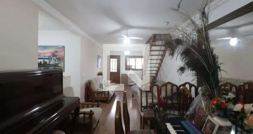 Casa com 3 quartos à venda na Rua Europa, Centro, Canoas