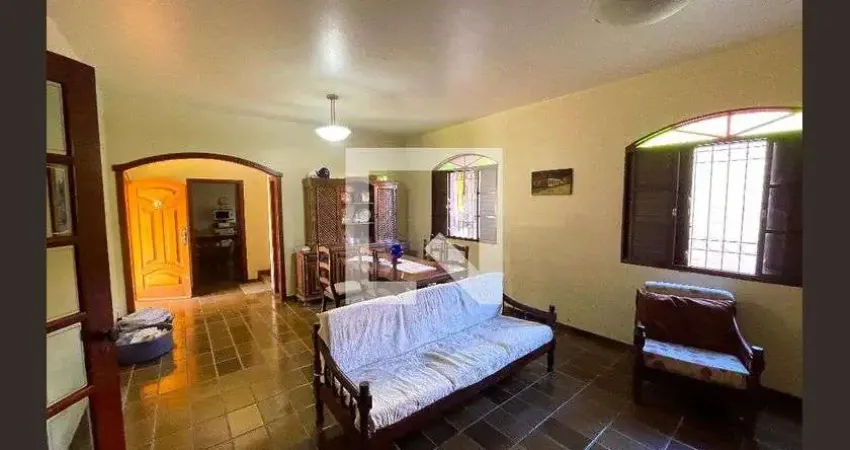 Casa com 3 quartos à venda na Rua Grécia, Glória, Contagem