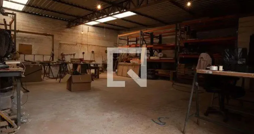 Casa para Venda - Vila das Mercês, 2 Quartos, 500 m² - São Paulo