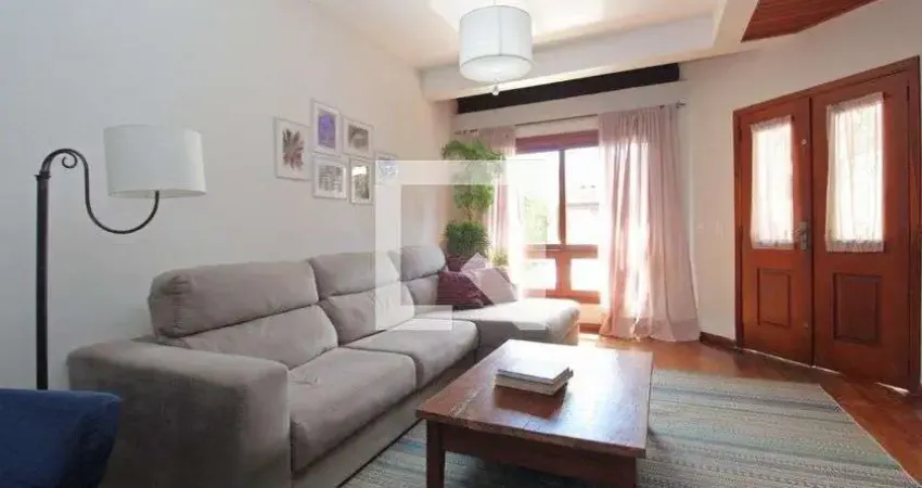 Casa com 3 quartos à venda na Rua Claudio da Silva Pinto, Guarujá, Porto Alegre