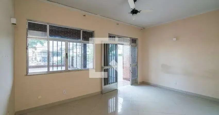 Casa com 3 quartos à venda na Rua Santarém, Penha, Rio de Janeiro