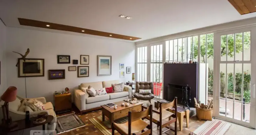 Casa com 2 quartos à venda na Rua Hermes Fontes, Pinheiros, São Paulo