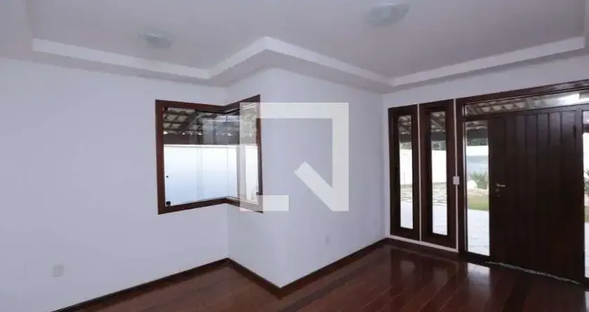 Casa com 4 quartos à venda na Rua Flamboyant, Colonial, Contagem