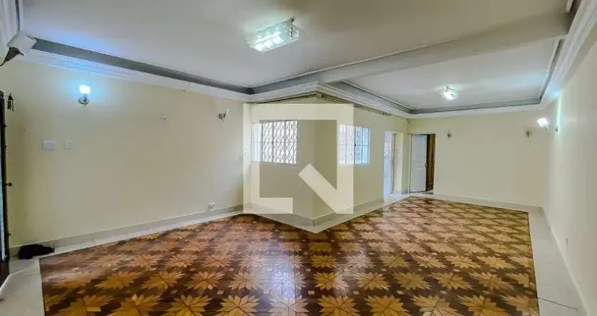 Casa com 3 quartos à venda na Rua Itaqueri, Belém, São Paulo