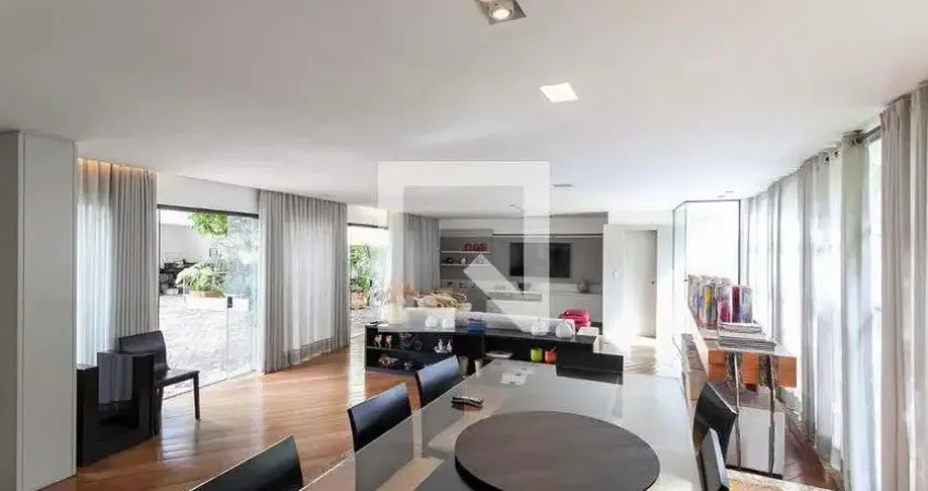 Casa para Venda - Santa Lúcia, 3 Quartos, 561 m² - Belo Horizonte