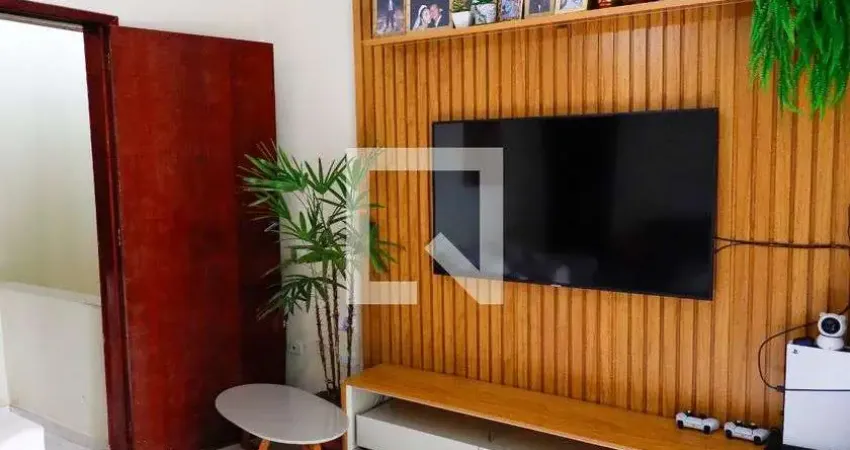 Casa com 2 quartos à venda na Rua Irlanda, I.A.P.I., Osasco