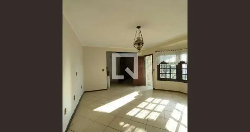 Casa com 3 quartos à venda na Rua Orfanotrófio, Nonoai, Porto Alegre