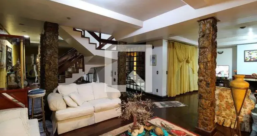 Casa para Venda - Nossa Sra das Graças, 3 Quartos,  270 m² - Canoas