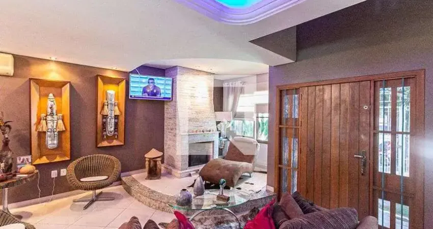 Casa para Venda - Camaquã, 4 Quartos,  336 m² - Porto Alegre