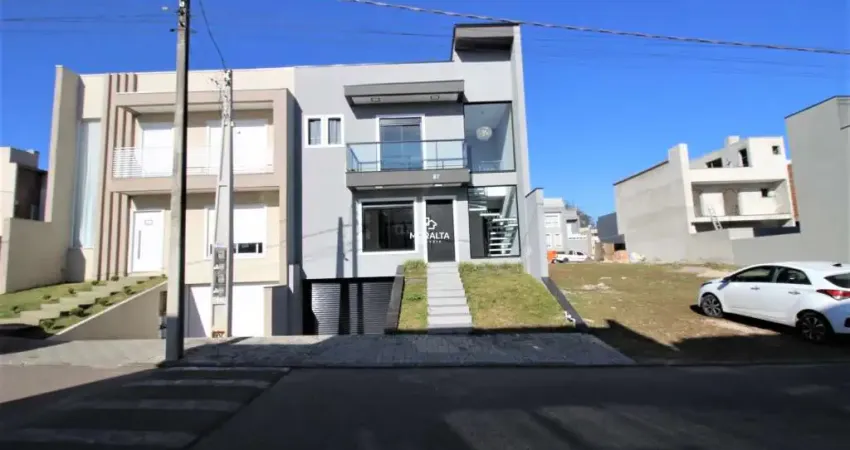 Sobrado com 03 quartos sendo uma suite master no condomínio foggiatto