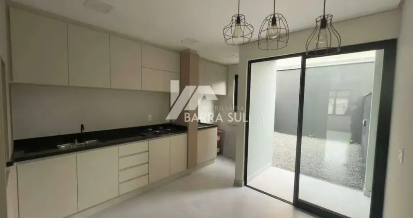 Sobrado geminado semi mobiliado com 02 quartos no estrada nova