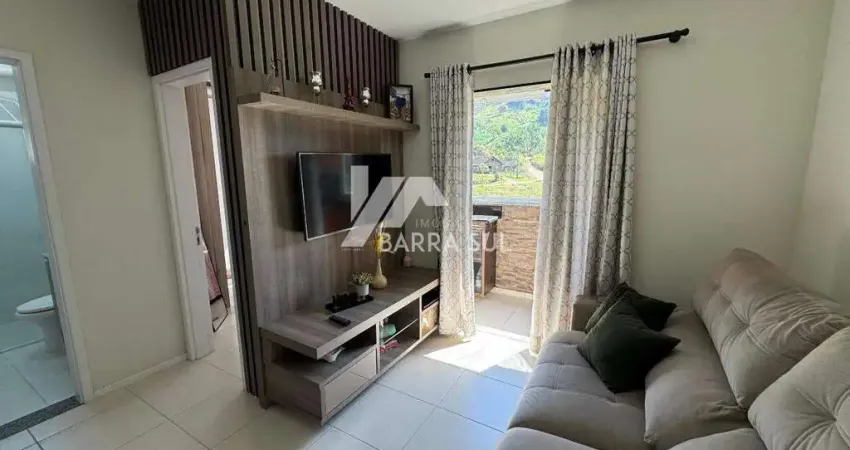 Apartamento semimobiliado com 02 quartos na barra do rio cerro