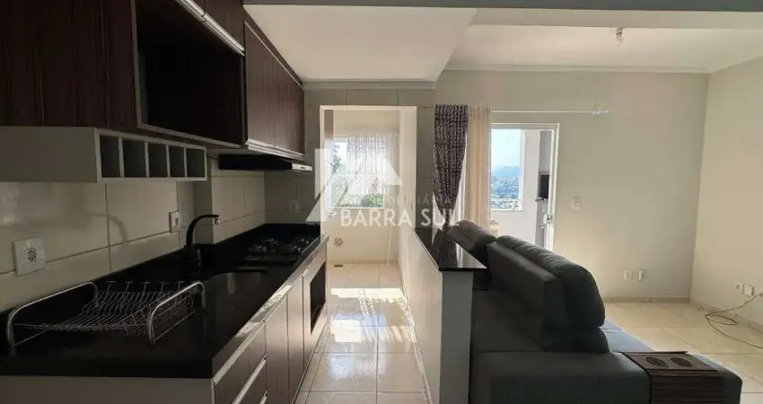 Apartamento semimobiliado com 02 quartos na barra do rio molha