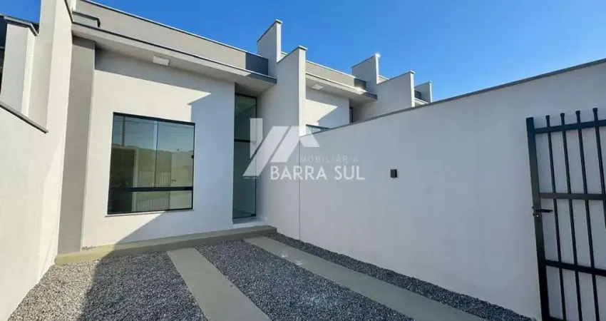 Casa geminada com 01 suíte + 01 quarto no bairro tres rios do norte