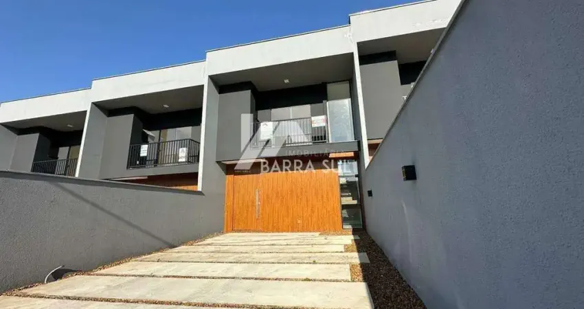 Sobrado geminado alto padrão com 01 suíte + 02 demi suíte no bairro rau