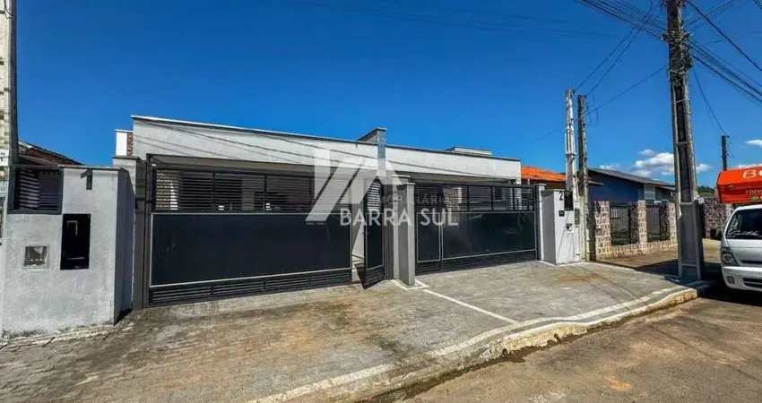 Casa geminada com 01 suíte + 02 quartos no bairro tres rios do norte