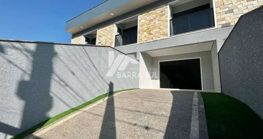 Sobrado geminado com 01 suíte + 02 quartos em tres rios do norte