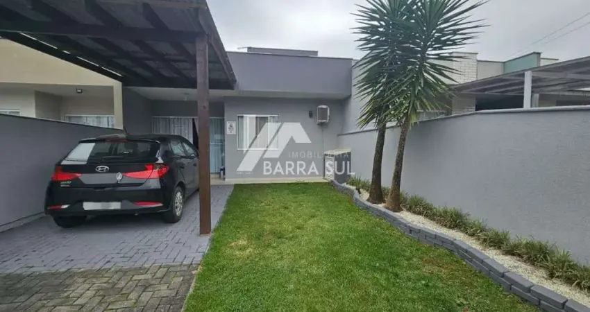 Casa geminada semimobiliada com 03 quartos no bairro três rios do norte