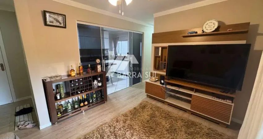 Apartamento 100% mobiliado com 01 suíte + 02 quartos no czerniewicz