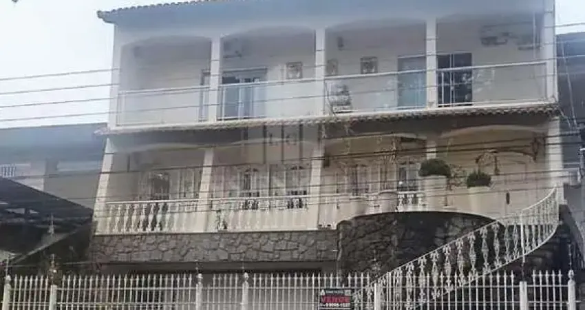 Casa com 5 quartos à venda no Jardim Amália, Volta Redonda