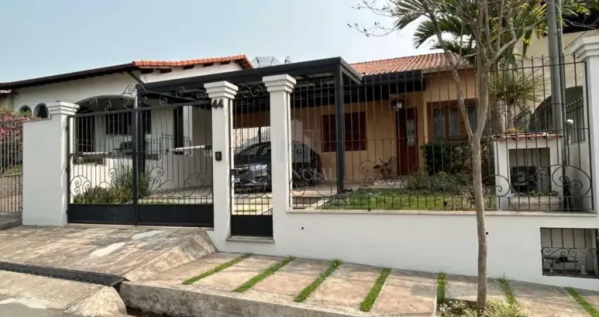 Casa com 5 quartos à venda na Vila Santa Cecília, Volta Redonda