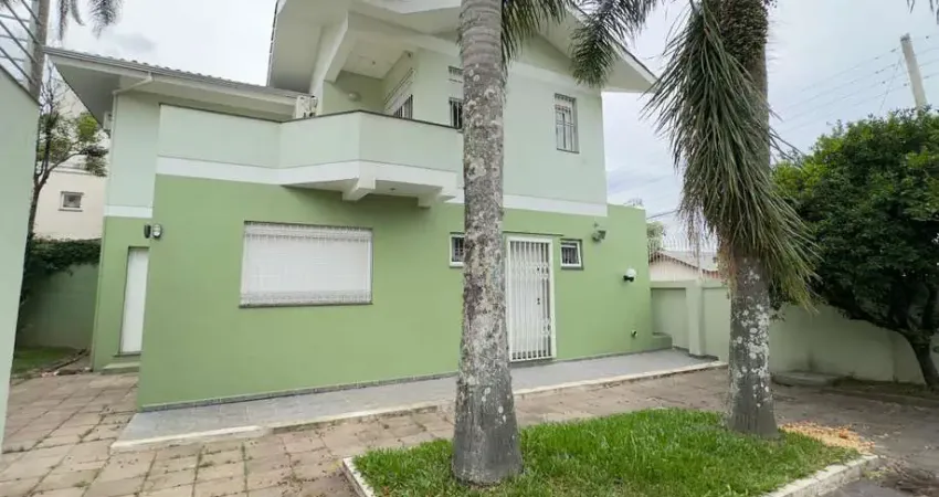 Casa com 3 quartos à venda na Rua Angelo Segalla, 354, Petrópolis, Caxias do Sul