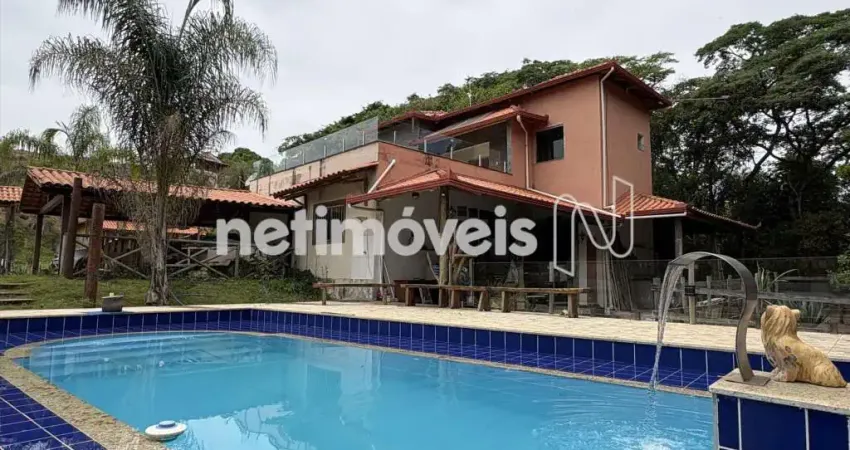 Chácara completa em rio manso, com lazer, vista para a mata e porteira fechada