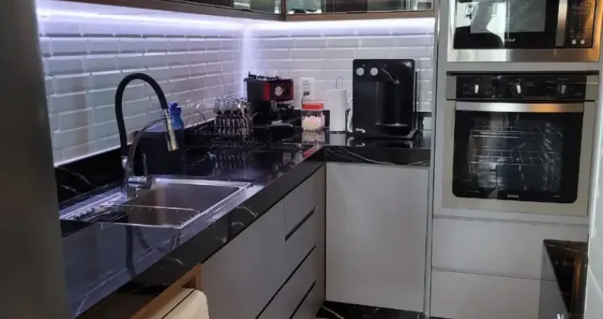 Excelente apartamento no custódio pereira, próximo ao bh supermercado, academia, comércios, todo planejado e garagem para dois carros.