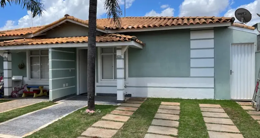 Casa em condomínio, pronta para morar, area de lazer completa!