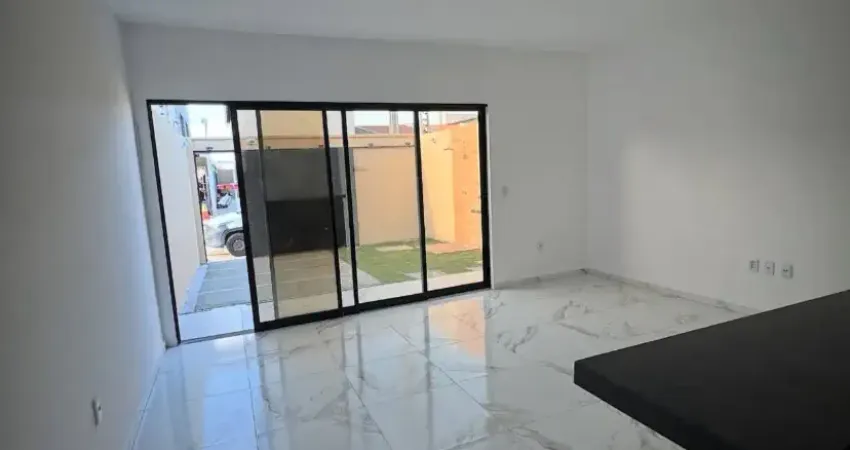 Casa com 3 quartos pronta pra morar em itaitinga em excelente localização