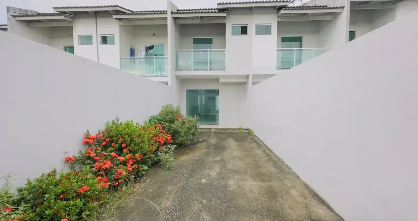 Casa com 3 quartos 2 suites na maraponga em condominio fechado.