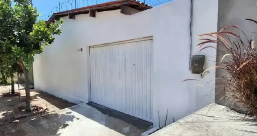 Casa à venda na Rua Professor Adroaldo Teixeira Castelo, 329, Manoel Dias Branco, Fortaleza