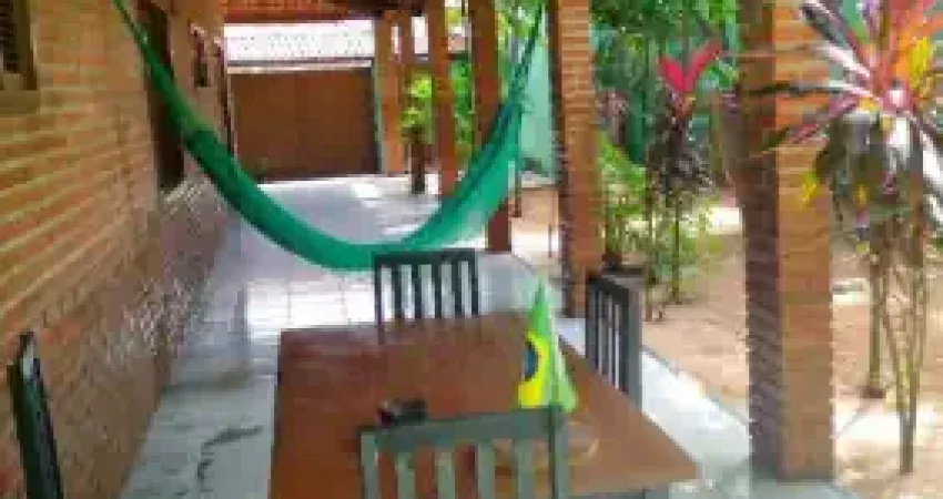 Casa com 3 quartos à venda na Praça Horácio Bessa, 38, Caponga, Cascavel