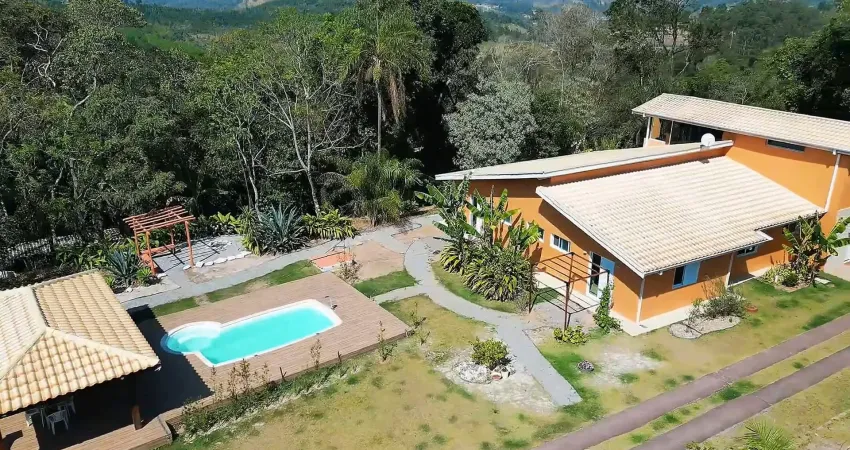 Chácara a venda seu refúgio off-grid de alto padrão nas montanhas