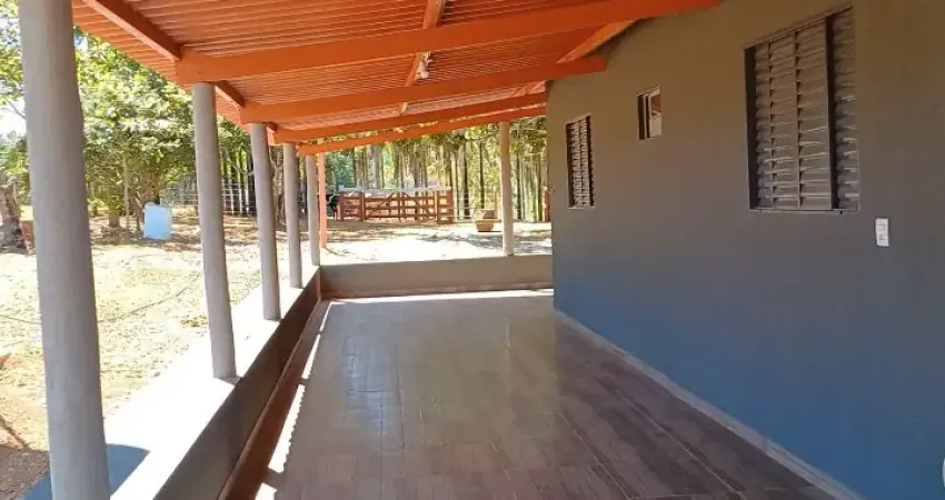 Um refugio encantador,onde a tranquilidade do campo encontra o conforto do lar