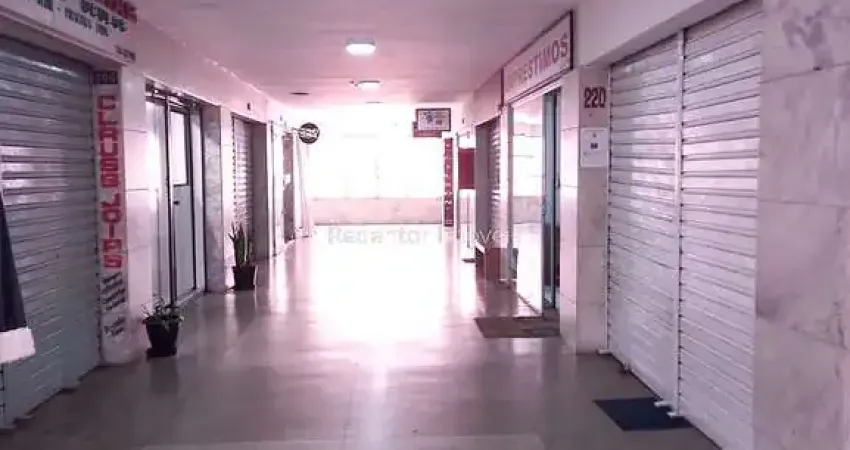Sala comercial à venda no Centro, Juiz de Fora