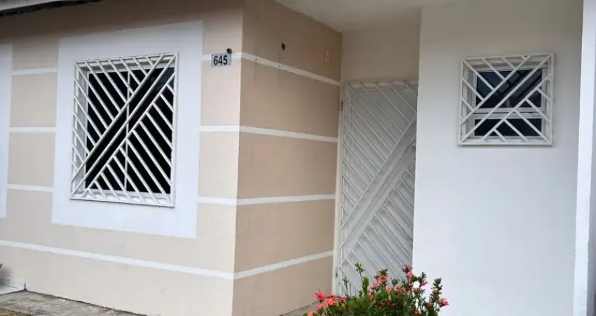 Casa dentro de condominio com area de lazer completo em macaranau