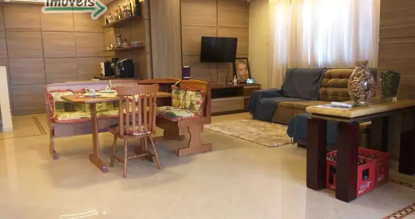 Casa sobreposta à venda no bairro Embaré em Santos/SP