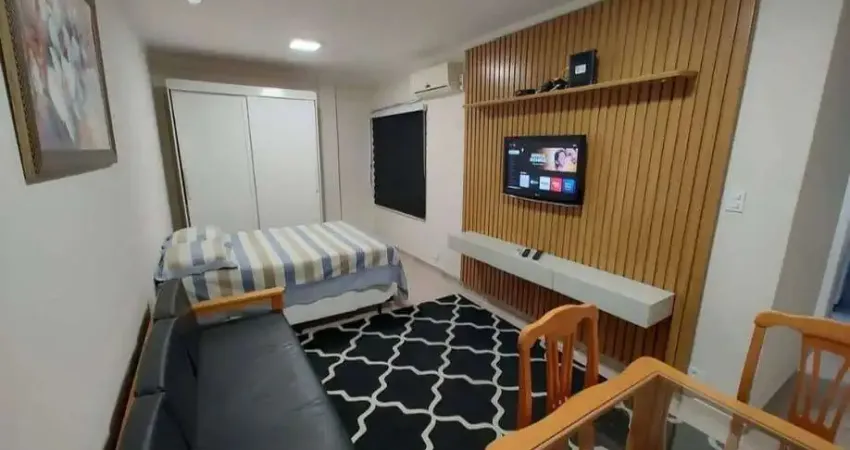 Apartamento de 1 Quarto à Venda em Santos - José Menino, 1 Quadra da Praia